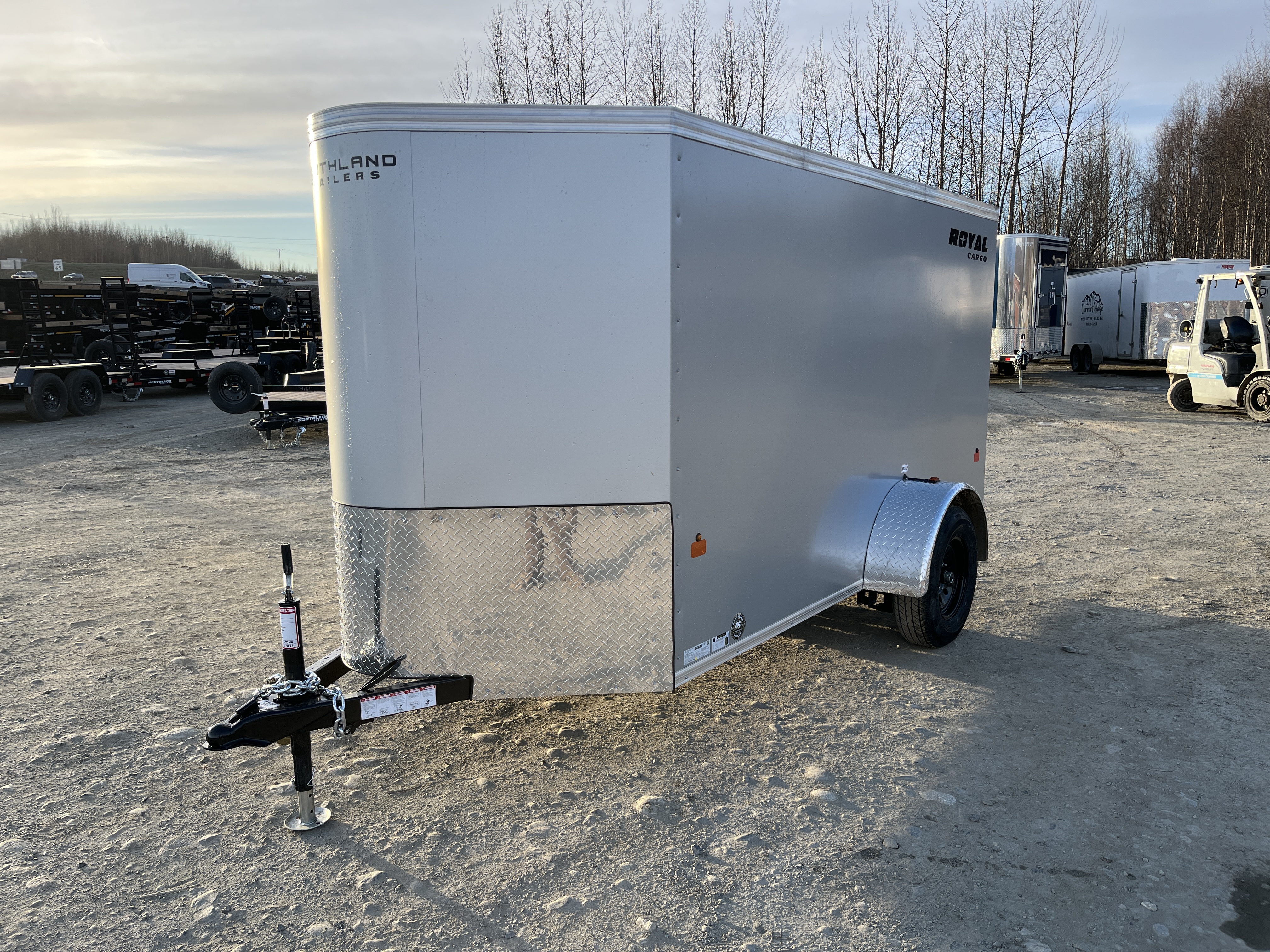 2026 Royal Cargo Trailers 5×12 (10+2) 3K Enclosed – LCHS29-512V-64 RAMP – 95403-SLV (Silver)