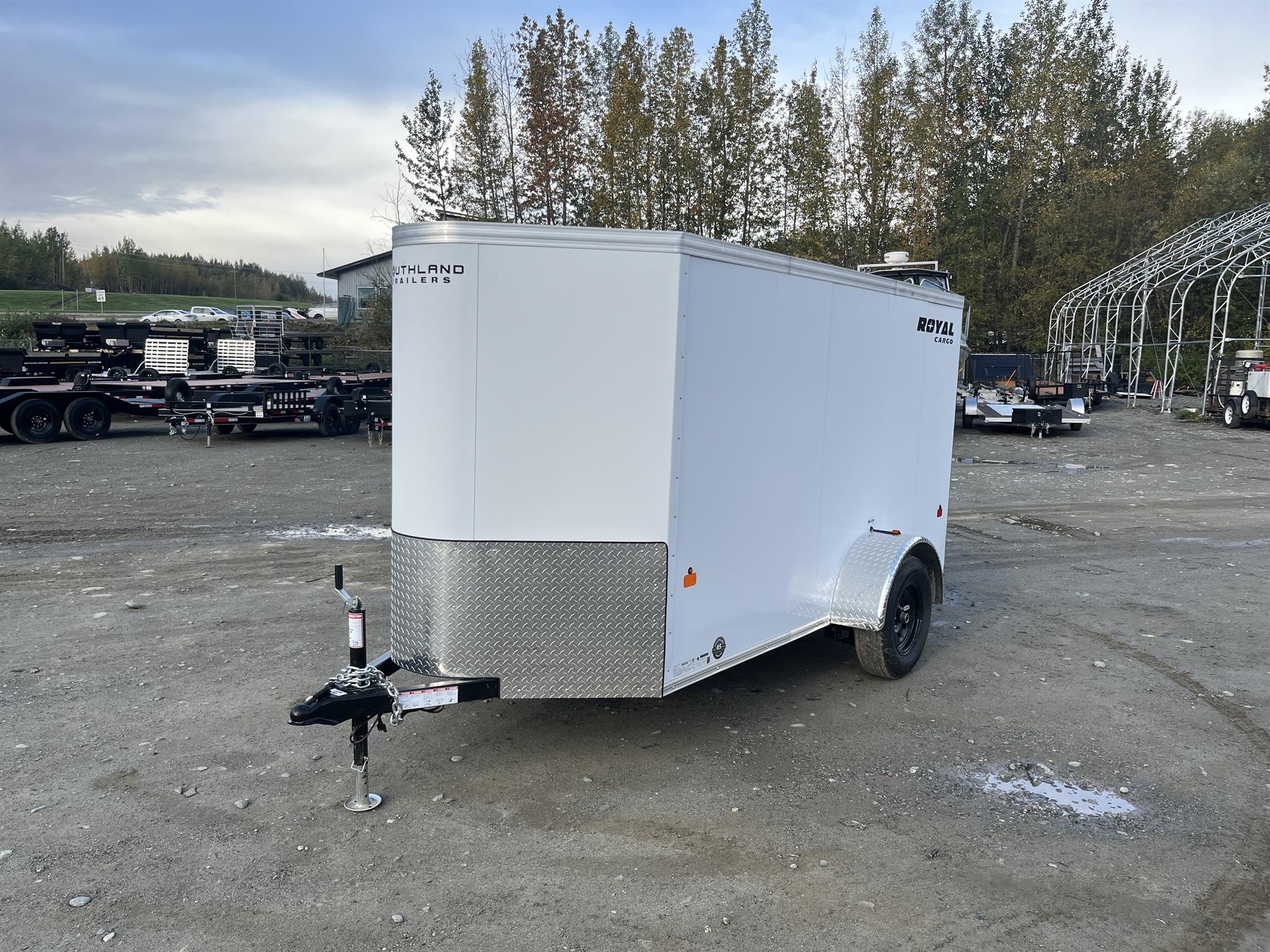 2026 Royal Cargo Trailers 5×12 (10+2) 3K Enclosed – LCHS29-512V-64 RAMP – 97962-WHT (White)