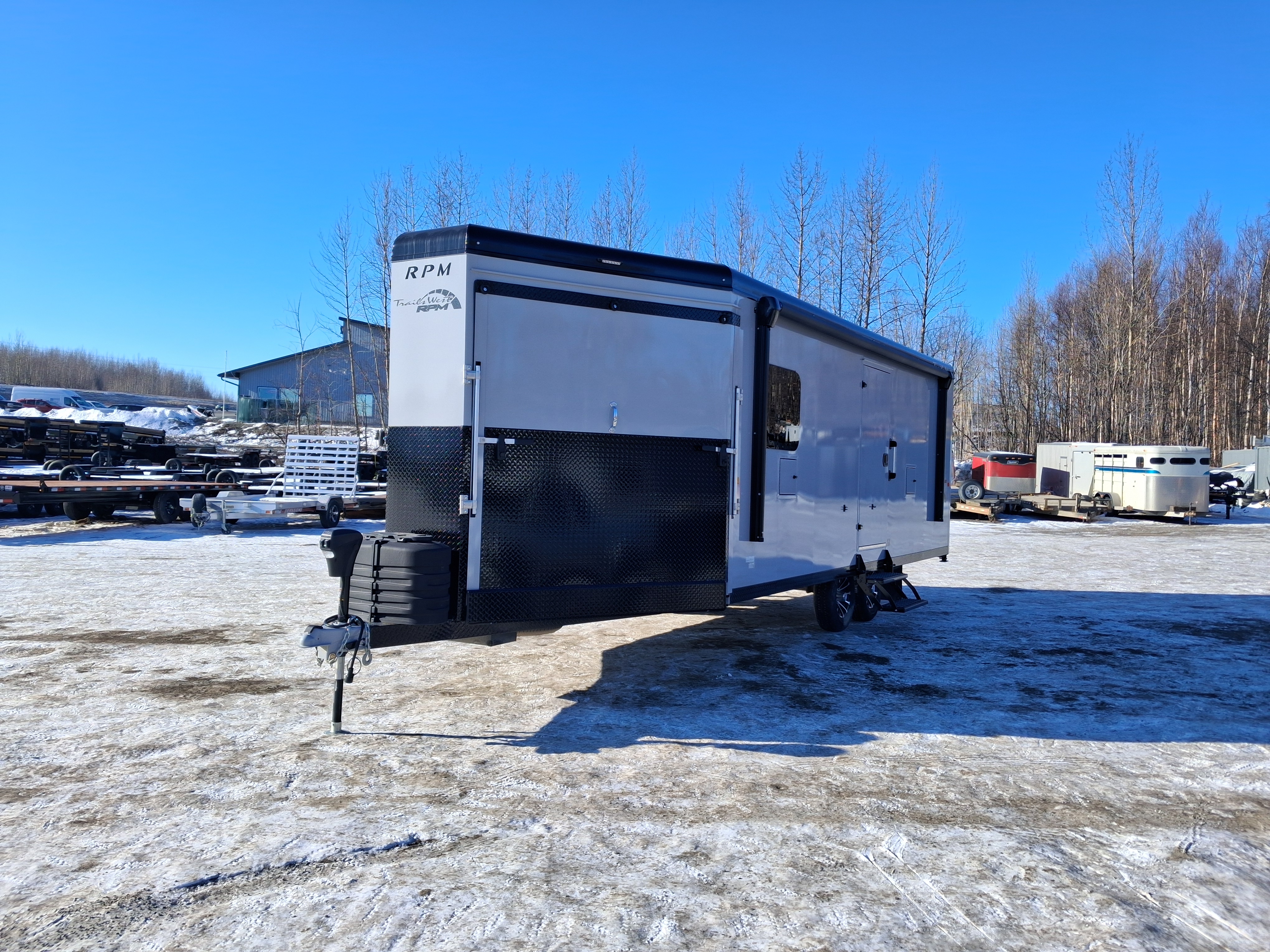2026 Trails West Trailers 8.5×28 10K Enclosed Snowmachine Trailer – RPM 28 BP (Titanium Gray)