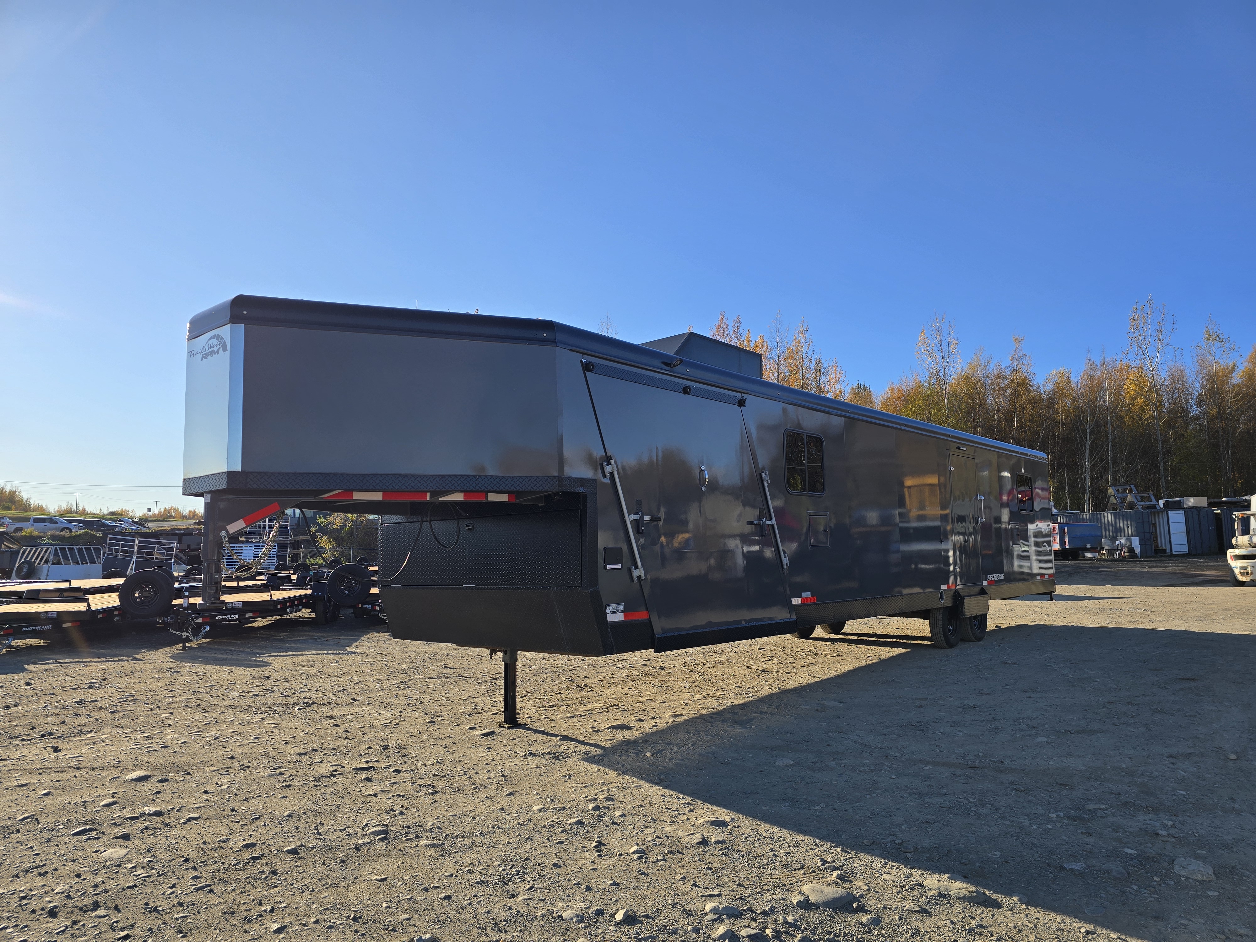 2020 Trails West Trailers 8.5×34 15.2K Enclosed Gooseneck Snowmachine Trailer – RPM 34 GN (Charcoal)